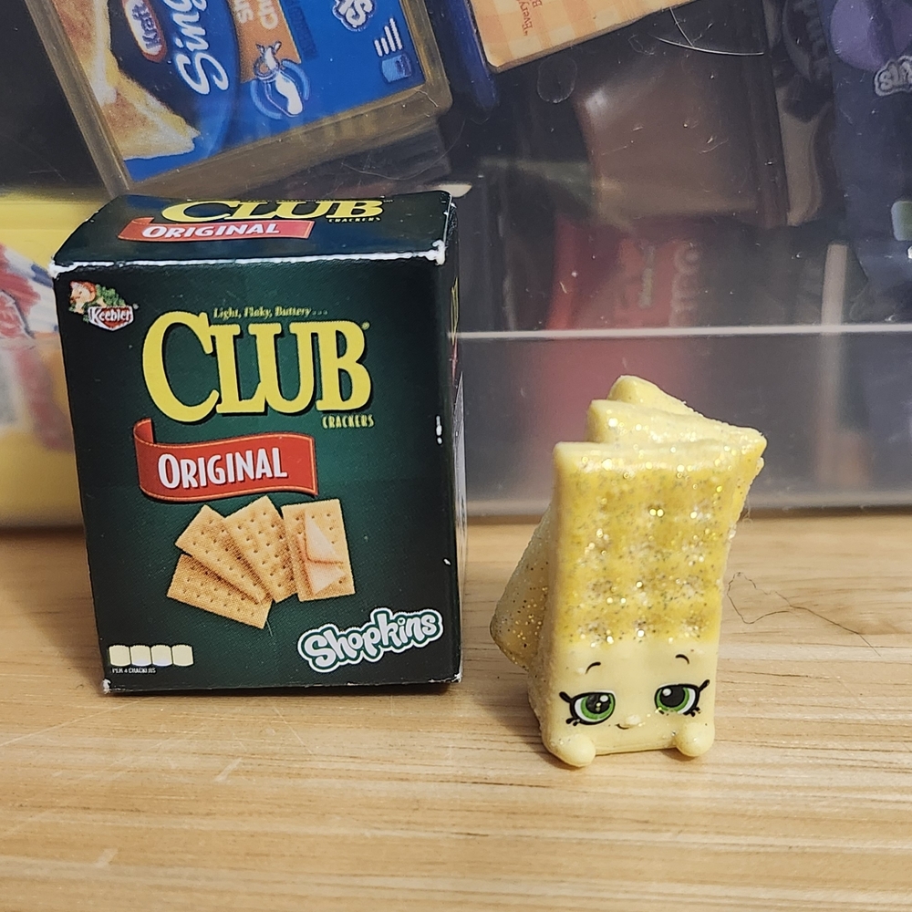 Shopkins Yellow Glitter Club Cracker Figure